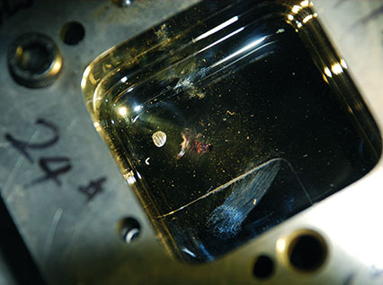 <a href='http://www.sp0x7.cn/product/3.htm' class='text_a'>模具激光焊機</a>修復鏡面模具效果